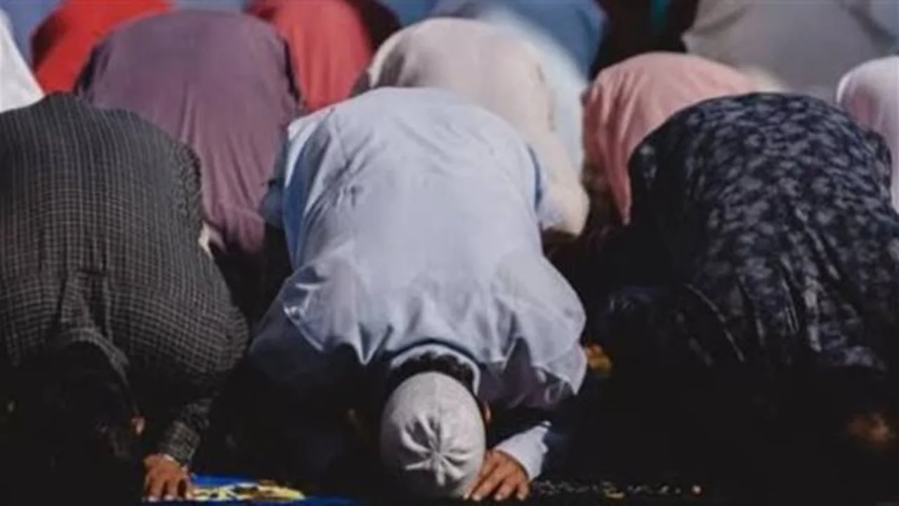 مواقيت الصلاة اليوم: جدول شامل لصلاة 15 يوليو في مصر